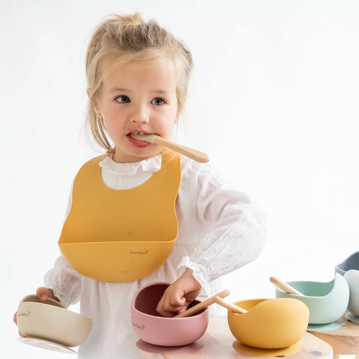 Saro babete de silicone mustard